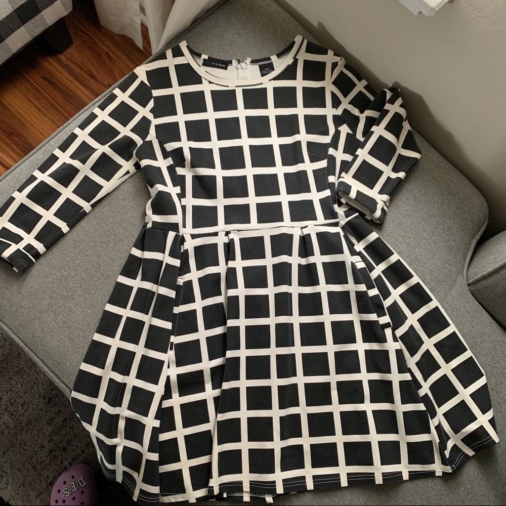 K by Kersh - Super Cute  Black & White A-line Dress 👗 (M)